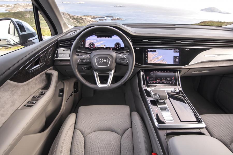 Торпедо Audi Q7 50 TDI Quattro (4M) 2019 года  (WW) (фото 31 из 40)